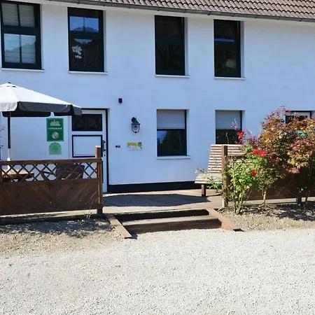 Ferienwohnung Kornkammer 레네슈타트